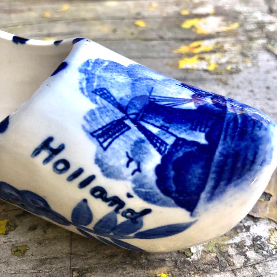 Vintage PORCELAIN SHOE Blue Dutch HOLLAND Windmill Ashtray/Planter