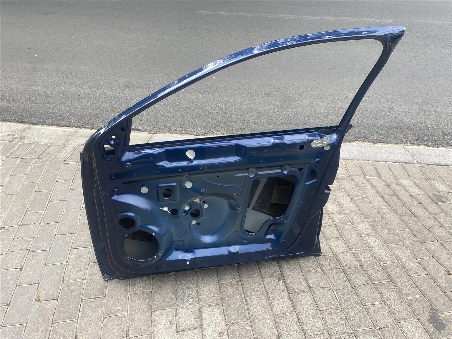 2015 VW JETTA RIGHT FRONT DOOR SHELL FOR SALE. IN EXCELLENT CONDITION - Private Seller 2015 VW JETTA RIGHT FRONT DOOR SHELL FOR SALE. IN EXCELLENT CONDITION - Private Seller