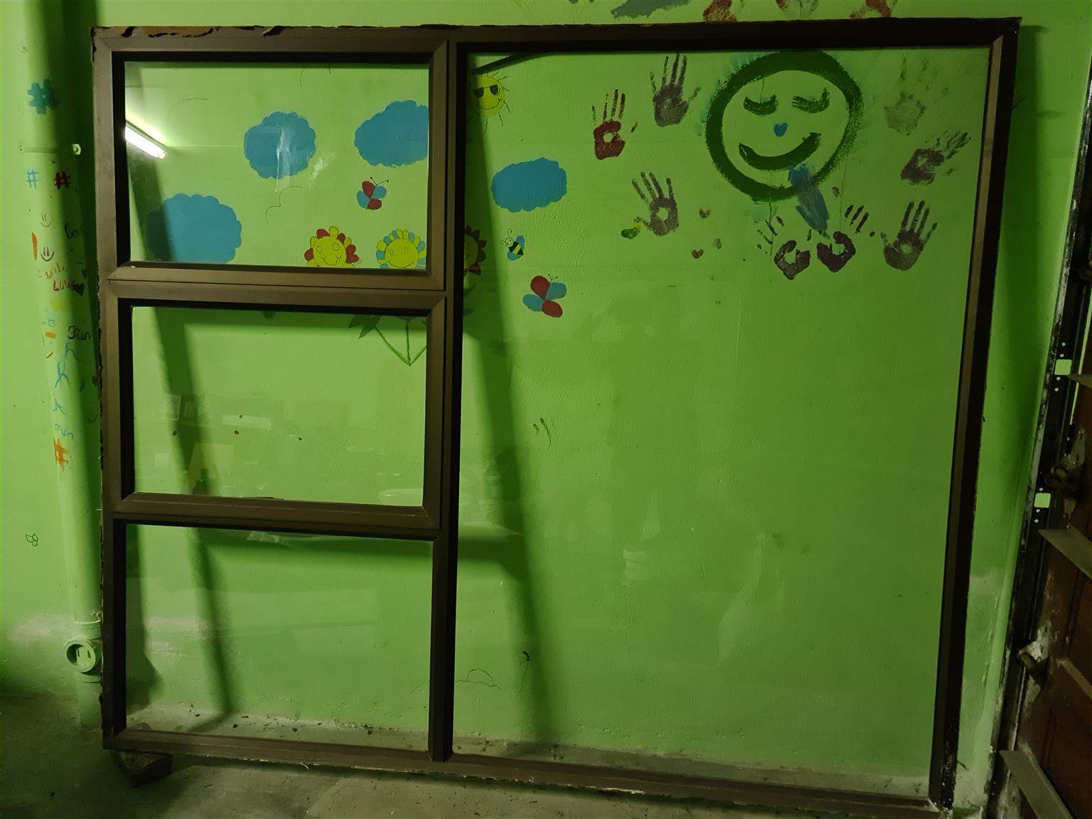 Used Large Aluminium Window for Sale Junk Mail