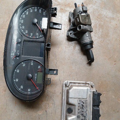 vw polo classic BTS1.6 lock set for auto - Private Seller vw polo classic BTS1.6 lock set for auto - Private Seller