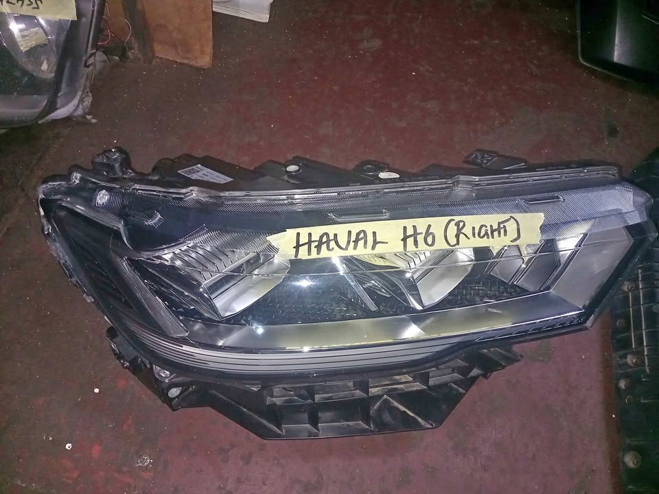 Haval H6 right side headlight xenon - Private Seller Haval H6 right side headlight xenon - Private Seller