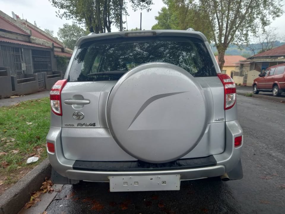 2011 Toyota Rav4 2.0 Manual,  Silver, 104000kms