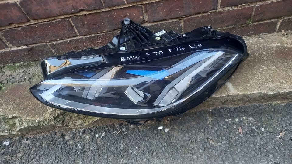 BMW F70/ F74 HEADLIGHTS LEFT SIDE - Private Seller BMW F70/ F74 HEADLIGHTS LEFT SIDE - Private Seller