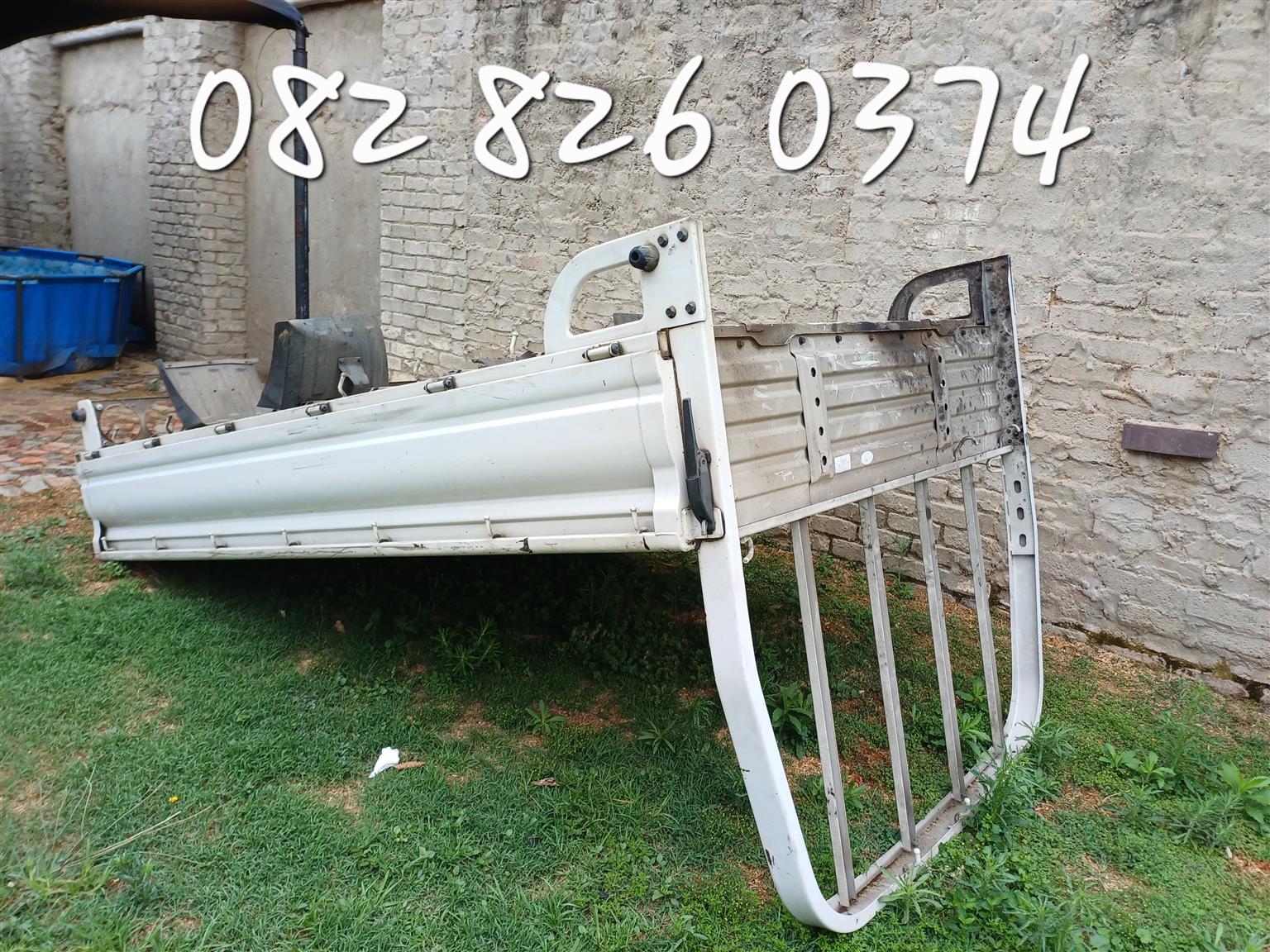 Kia loading bins - Private Seller Kia loading bins - Private Seller