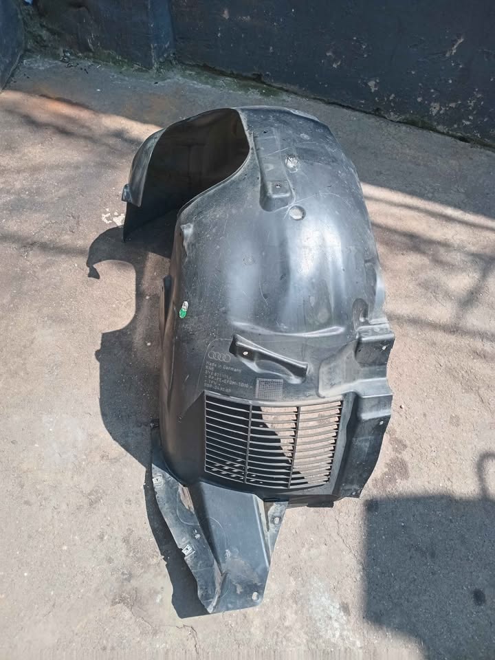 Fender Liner - Audi (8Y0-821-171-M) - Private Seller