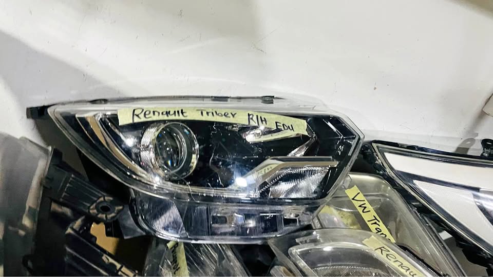 Renault Triber headlight - Private Seller Renault Triber headlight - Private Seller