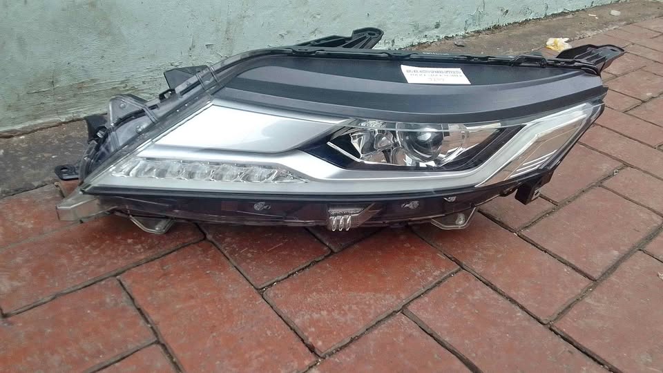 Mitsubishi triton headlights - Private Seller Mitsubishi triton headlights - Private Seller