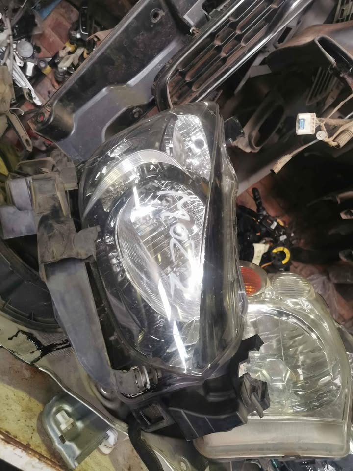 Mazda 2 right headlight - Private Seller Mazda 2 right headlight - Private Seller