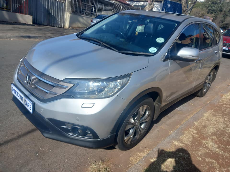2016 HONDA CRV 2.4 ENGINE, AUTOMATIC, SILVER COLOR, MILEAGE PRICE 150,000. SPARE KEY,