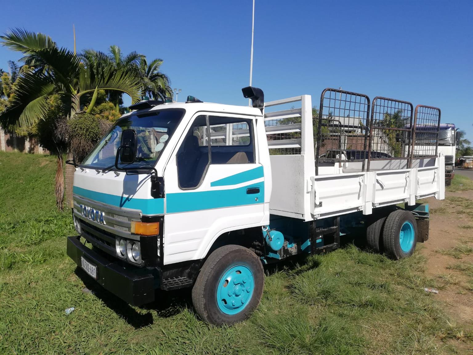 Toyota Dyna 4Ton Tipper Truck for sale