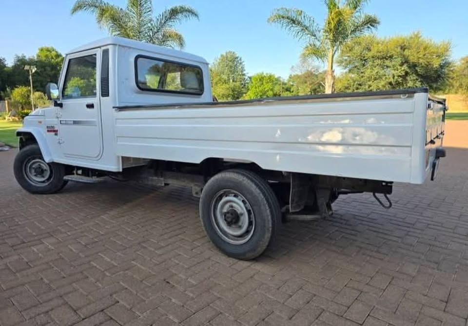 Mahindra Bolero 2.5 Maxi-Truck STRIPPING FOR SPARE PARTS CALL NOW - Private Seller Mahindra Bolero 2.5 Maxi-Truck STRIPPING FOR SPARE PARTS CALL NOW - Private Seller