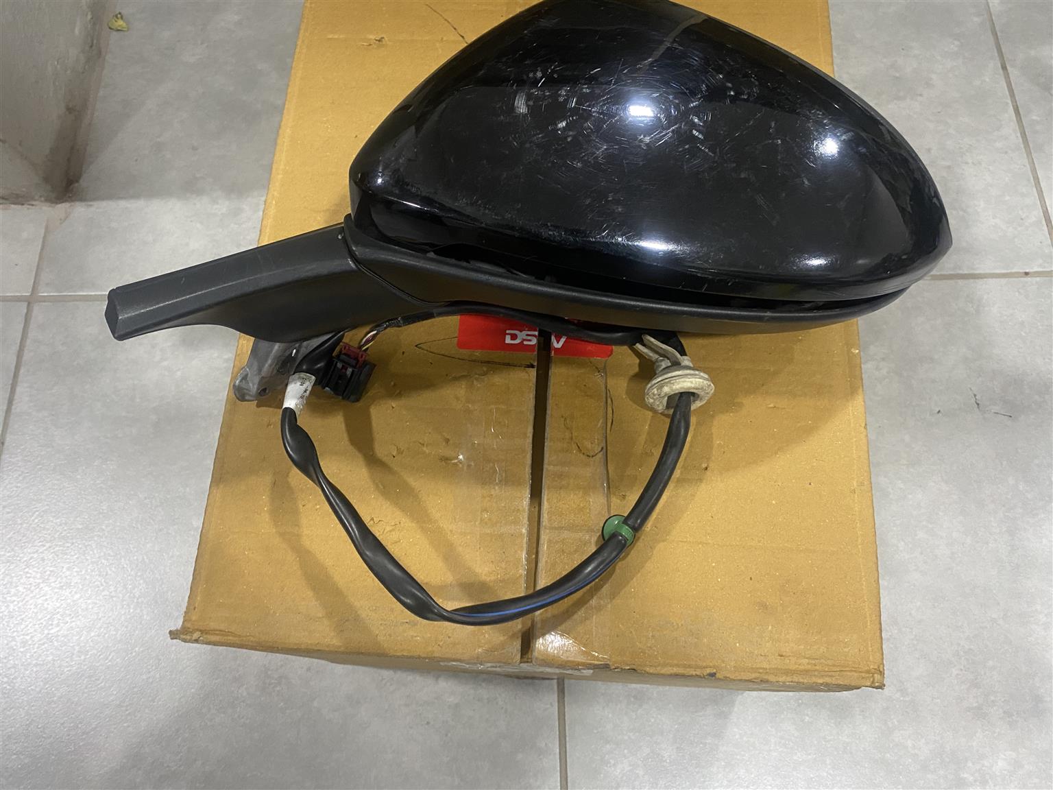2018 VW GOLF 7 GTI ELECTRONIC DOOR MIRROR SHELL LEFT SIDE FOR SALE. - Private Seller