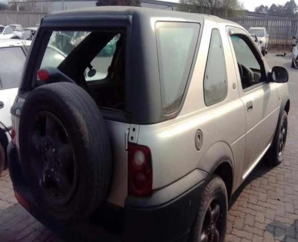 Land-rover discovery 1 TD4 stripping for parts my number WhatsApp or cell