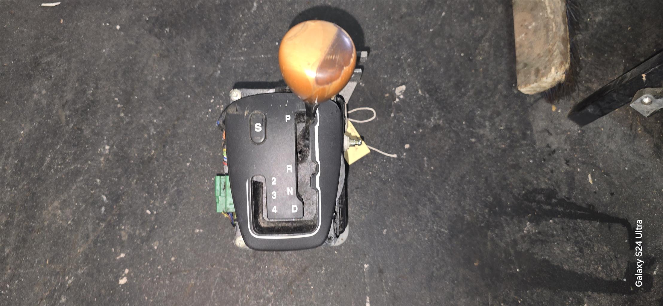 Jaguar Xtype X400 2.1Petrol Gear selector with sport button in good condition. - Private Seller Jaguar Xtype X400 2.1Petrol Gear selector with sport button in good condition. - Private Seller