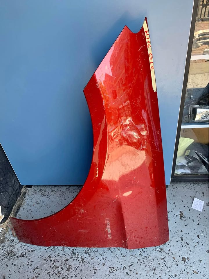 Mercedes Benz GLE w166 fender left side Mercedes Benz GLE w166 fender left side