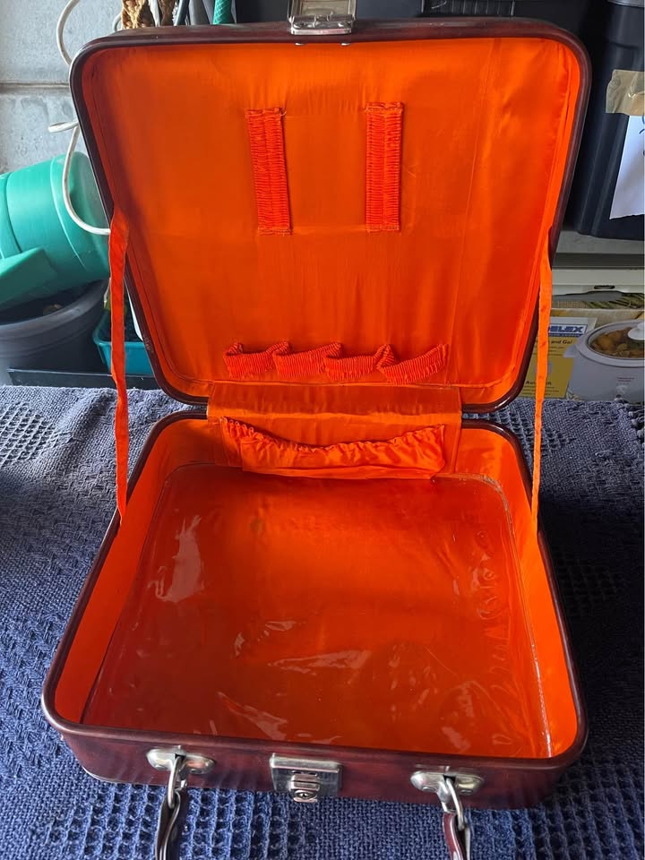Vintage vanity case