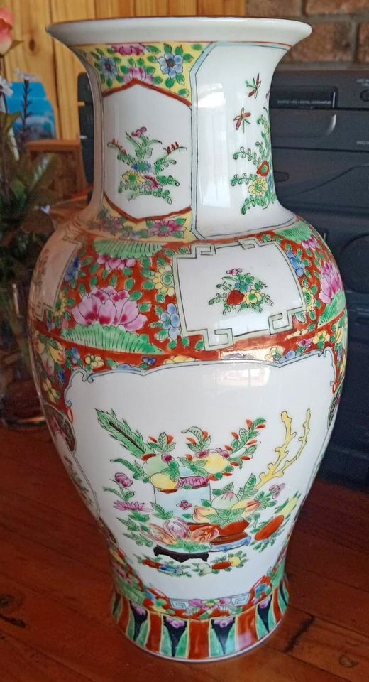 Antique Chinese Vase Antique Chinese Vase