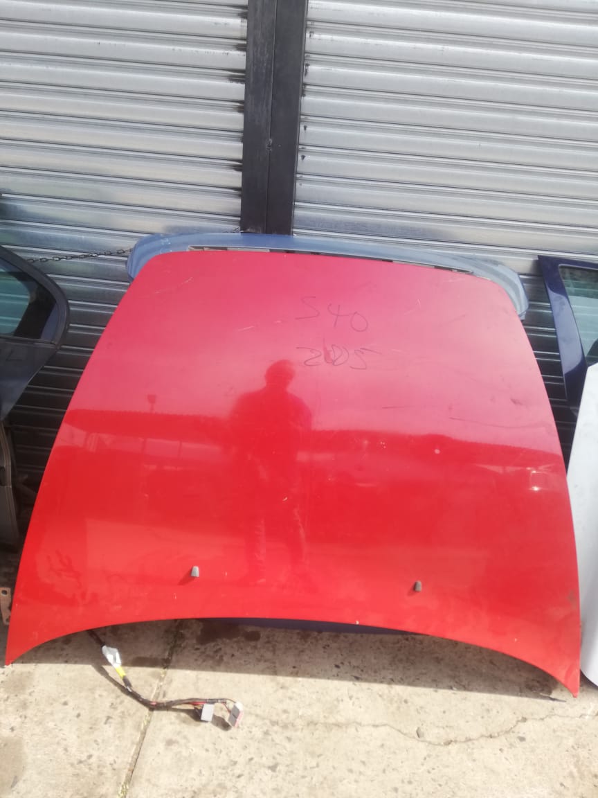 Volvo S40 2005 bonet - Private Seller