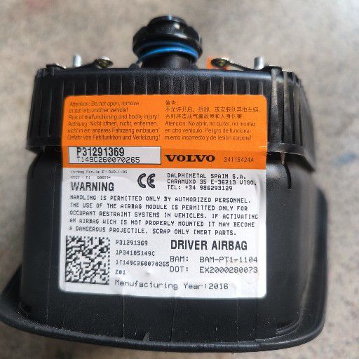 Selling Volvo original Steering Airbag - Private Seller Selling Volvo original Steering Airbag - Private Seller