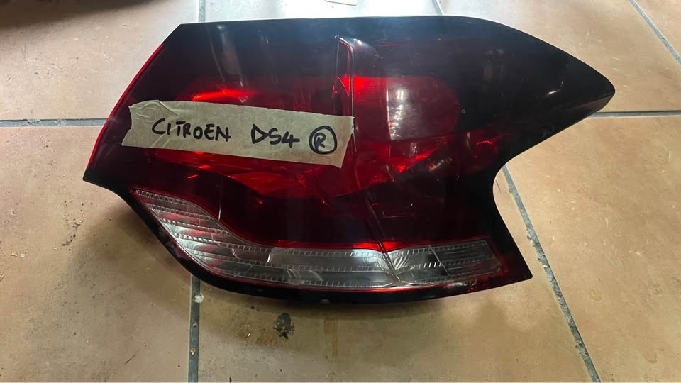 CITROEN DS4 taillight - Private Seller CITROEN DS4 taillight - Private Seller