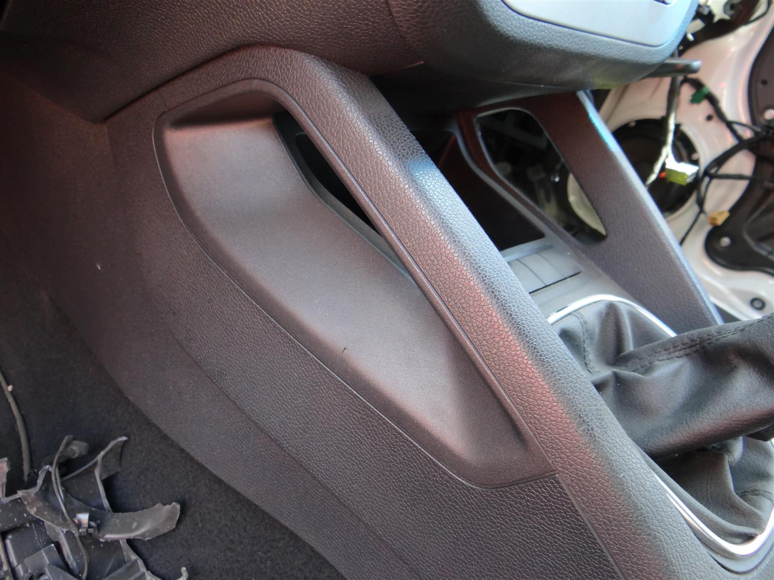 VW Scirocco centre console
