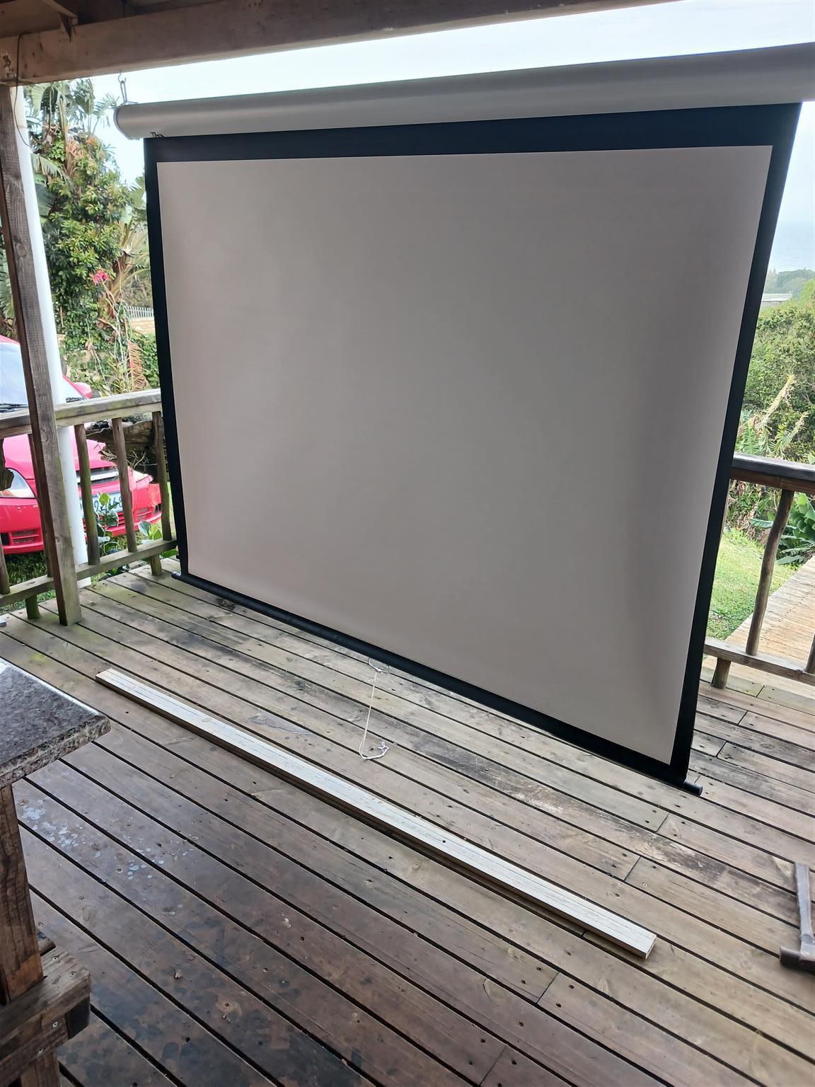 84 inch Pull down projector screen 84 inch Pull down projector screen