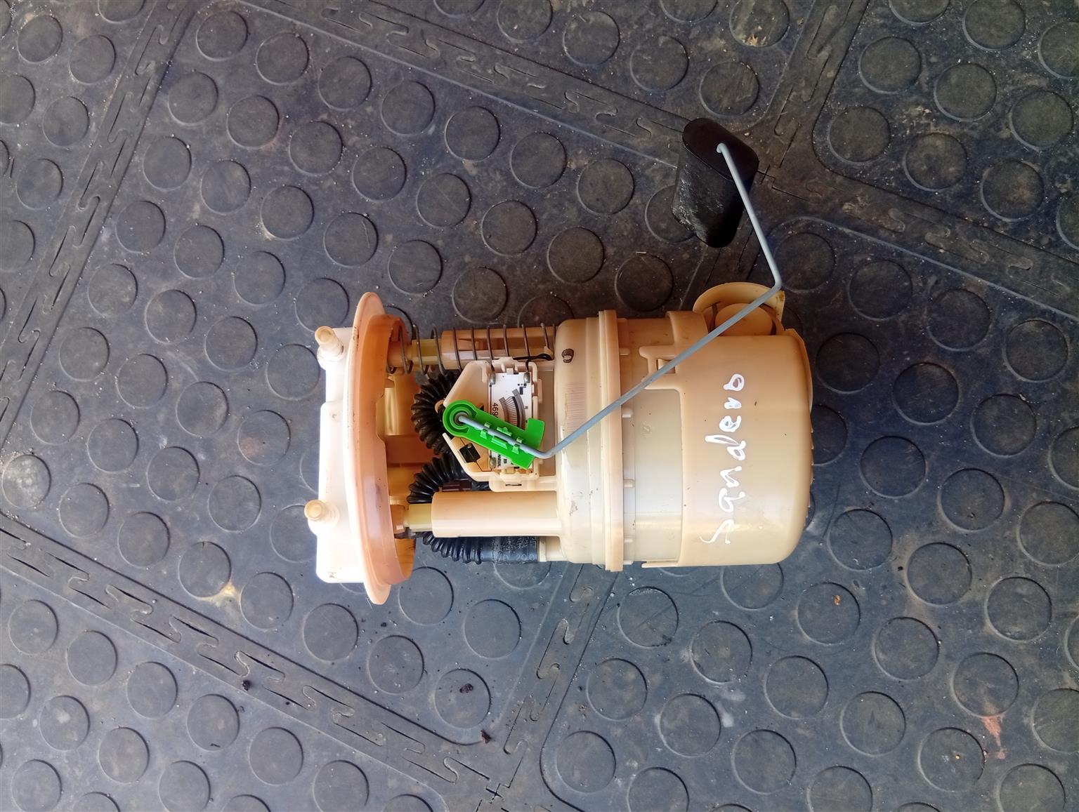 2010-2019 Renault Sandero ,Logan Dacia petrol pump - Private Seller 2010-2019 Renault Sandero ,Logan Dacia petrol pump - Private Seller