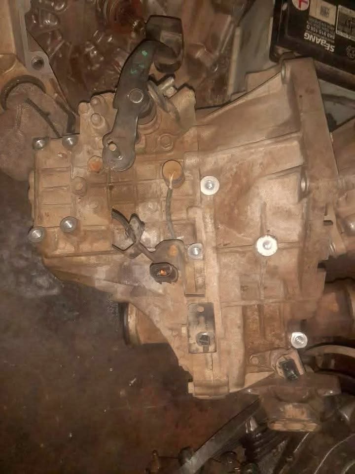 HYUNDAI 1.2 GEARBOX WITH CABLE AVAILABLE - Private Seller HYUNDAI 1.2 GEARBOX WITH CABLE AVAILABLE - Private Seller