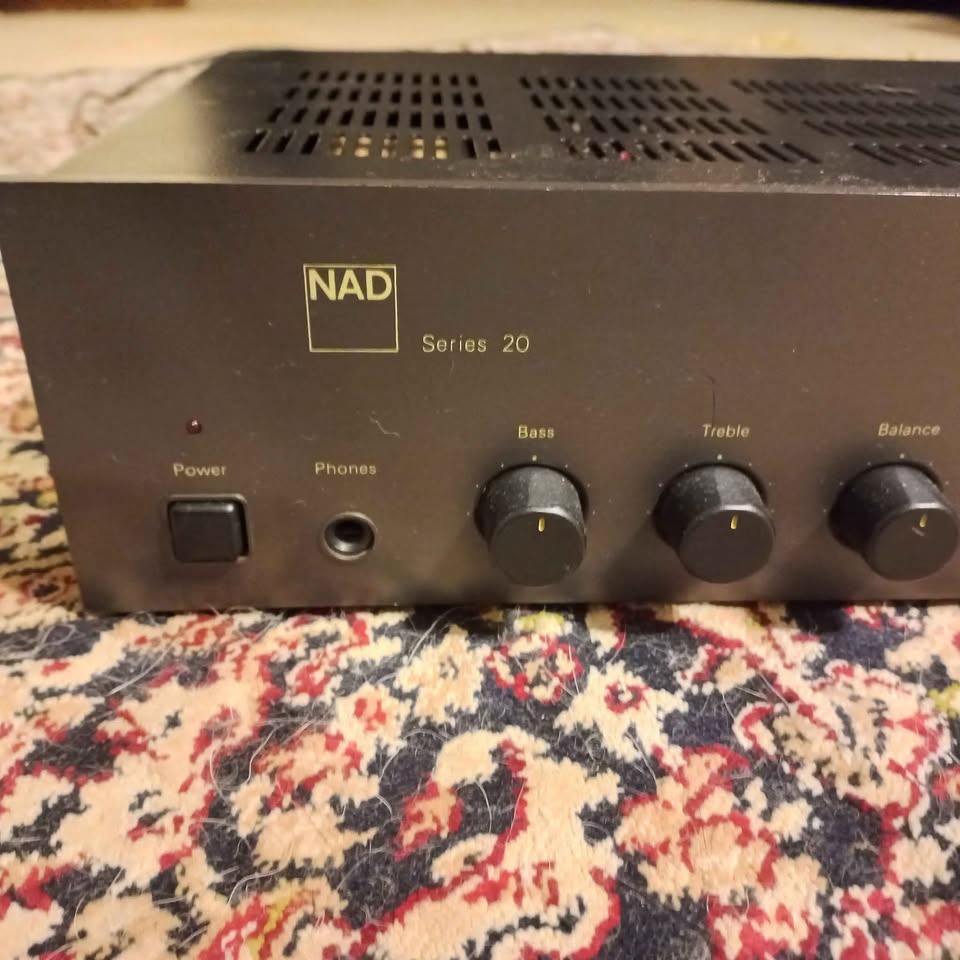 Vintage Nad 3020