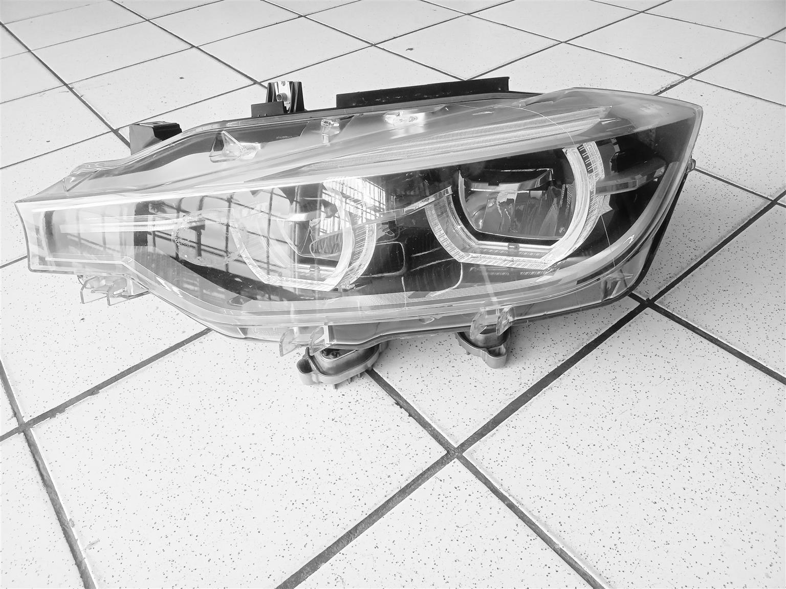 Bmw F30 LED Headlight LH - Private Seller Bmw F30 LED Headlight LH - Private Seller