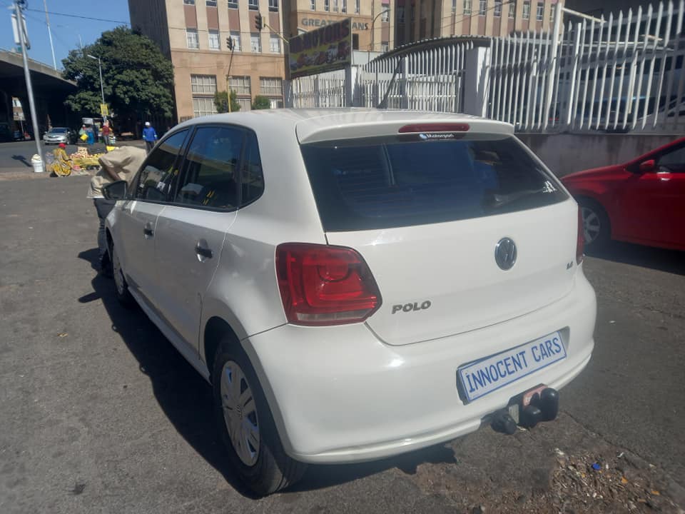 2010 VW POLO 6 HATCHBACK 1.4 PETROL, MANUAL, WHITE COLOR