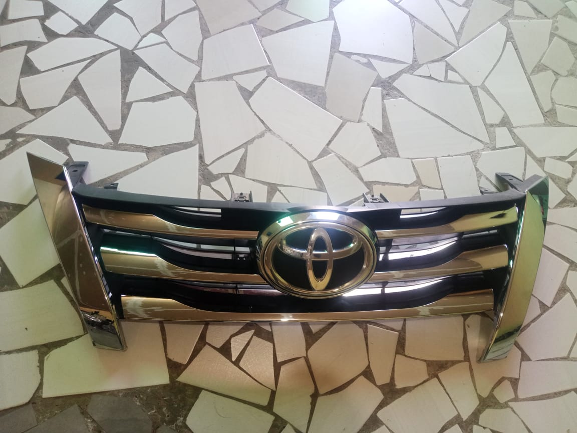2016-2020 TOYOTA FORTUNER FRONT GRILL FOR SALE - Private Seller 2016-2020 TOYOTA FORTUNER FRONT GRILL FOR SALE - Private Seller