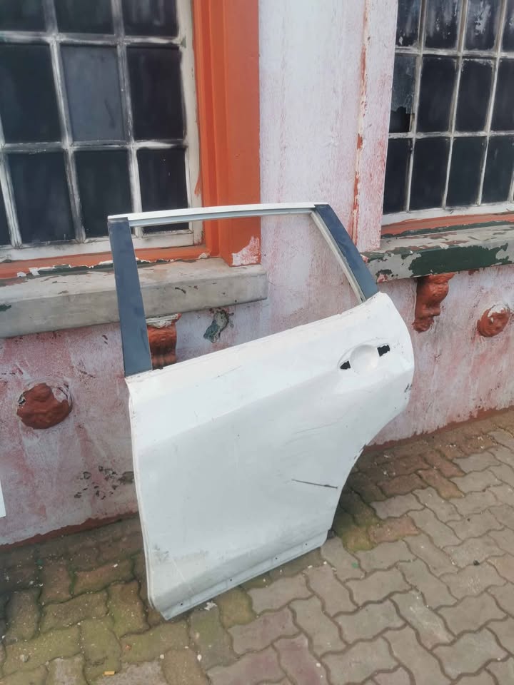 Nissan Xtrail left rear door shell - Private Seller Nissan Xtrail left rear door shell - Private Seller