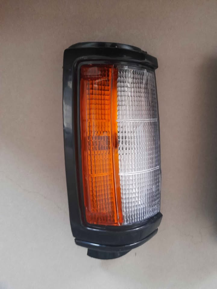 MITSUBISHI COLT 1994/98 BRAND NEW CORNER LIGHTS SET FORSALE