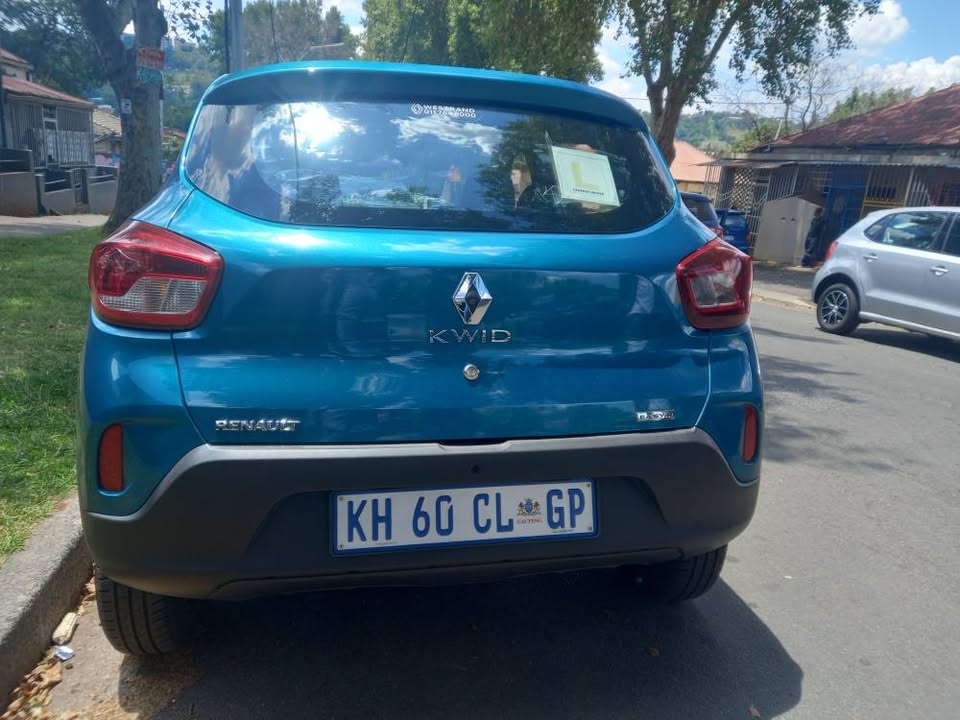 2021 Renault Kwid 1.0 Petrol, Automatic, Blue Color, Mileage 18000kms, Spare key, Sb