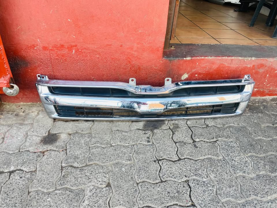 Toyota Quantum grille - Private Seller Toyota Quantum grille - Private Seller
