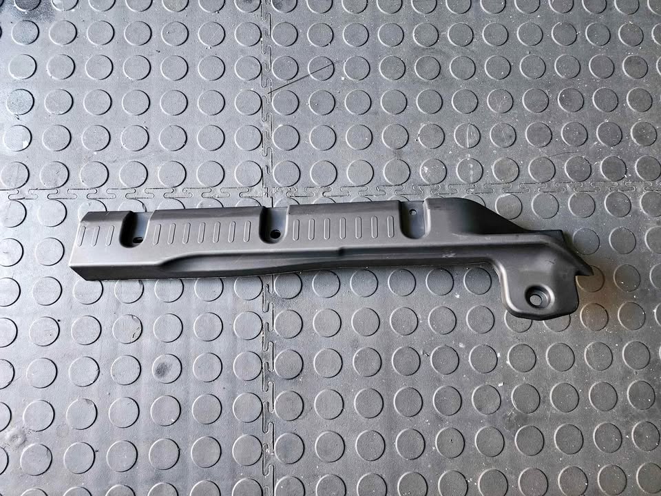 FORD RANGER T6 REAR BIN MOULD TRIM- OEM RIGHT SIDE