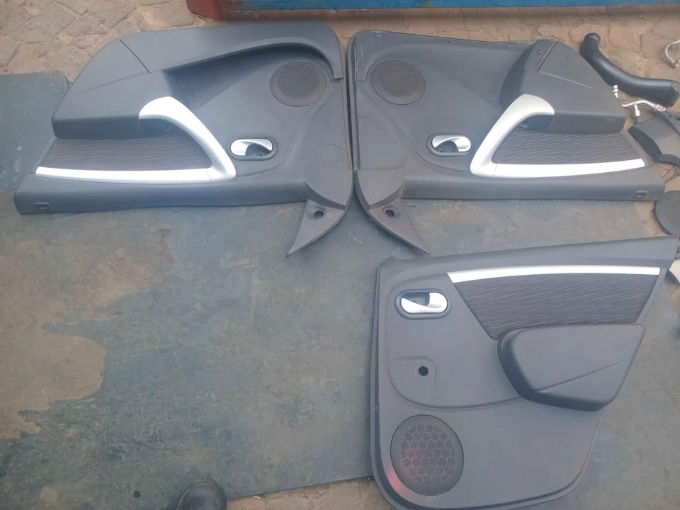 2012 Renault sandero 4 door panels for sale - Private Seller 2012 Renault sandero 4 door panels for sale - Private Seller