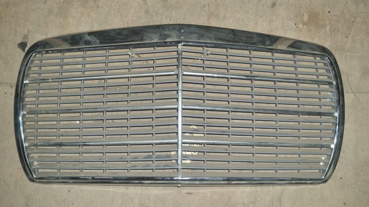 USED Mercedes W123 Grill - Private Seller USED Mercedes W123 Grill - Private Seller