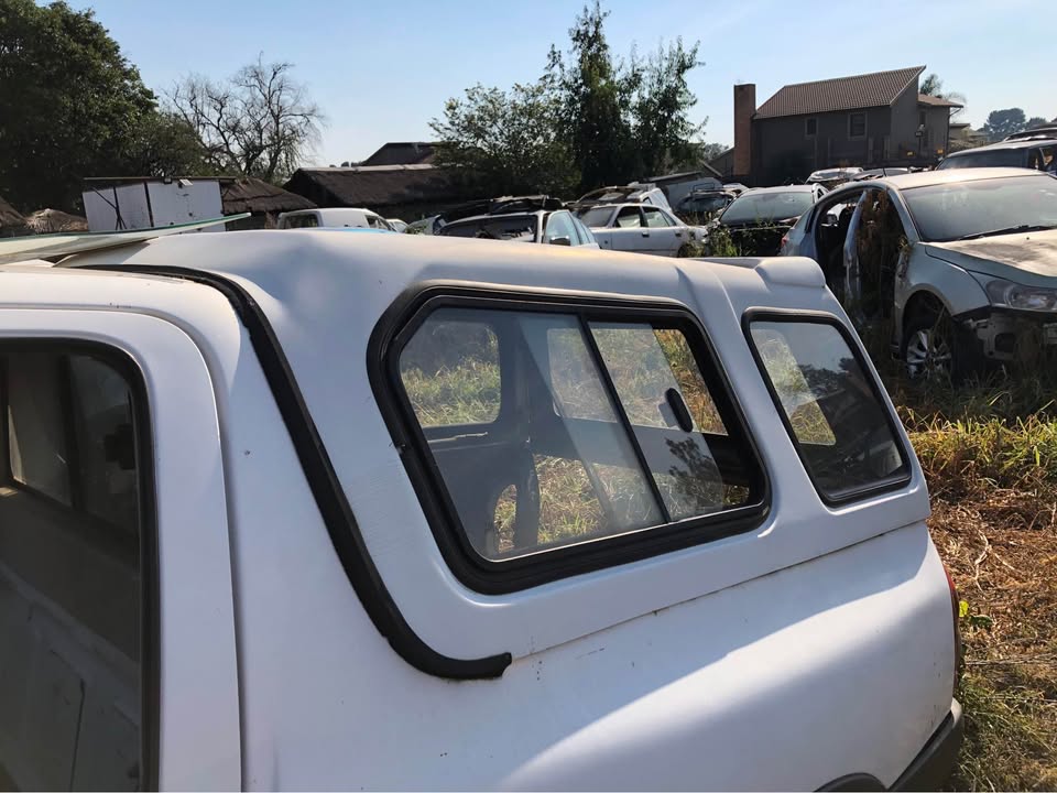 Opel Corsa Lite Bakkie Canopy - Private Seller Opel Corsa Lite Bakkie Canopy - Private Seller