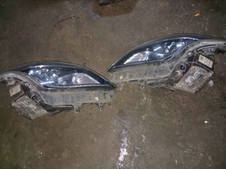 Suzuki Beleno both side headlights xenon - Private Seller Suzuki Beleno both side headlights xenon - Private Seller
