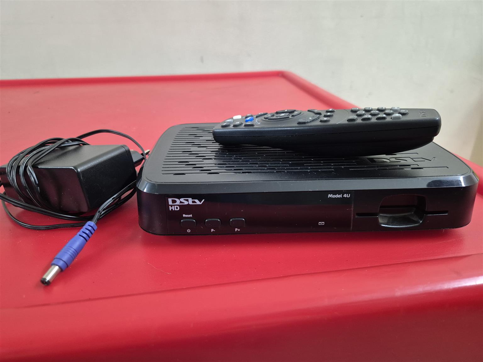 DSTV HD Decoder (Model 4U) – Please read description