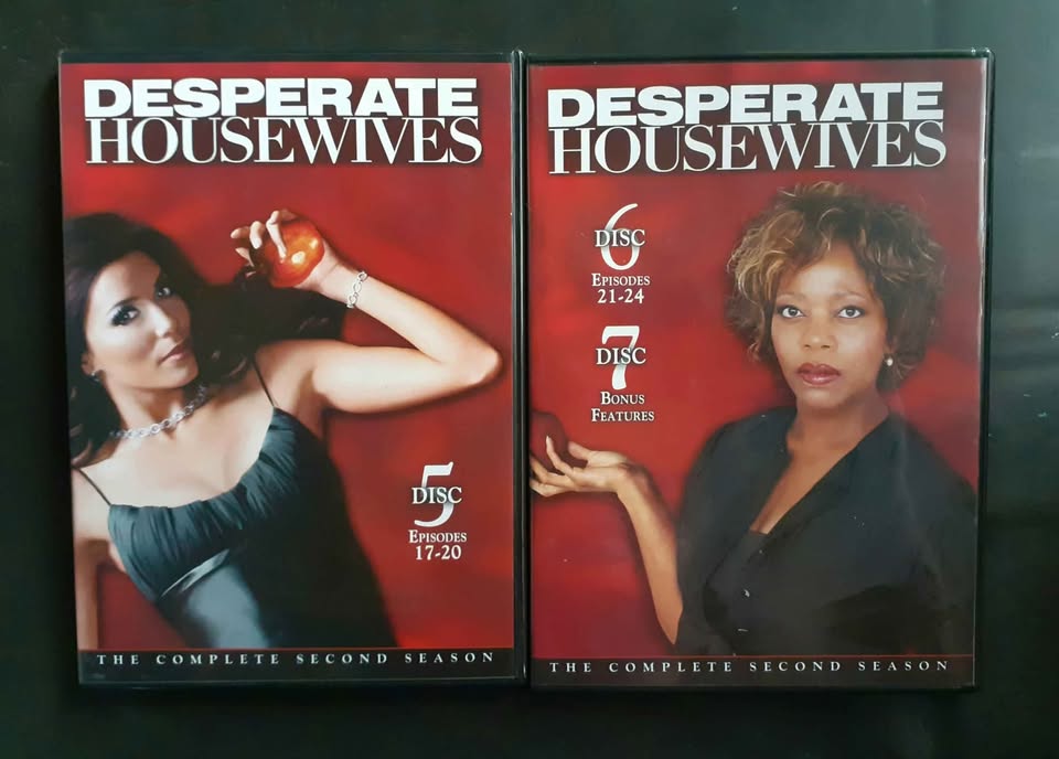 Desperate Housewives - The Complete Second Season (7 DVD Set)