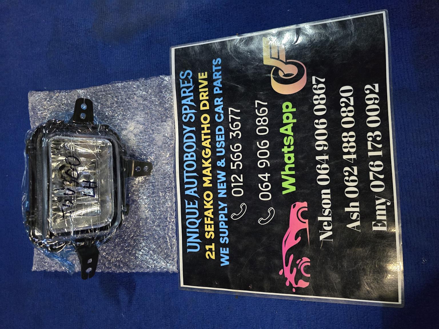 Mahindra Tuv 300 Fog lights L&R Mahindra Tuv 300 Fog lights L&R