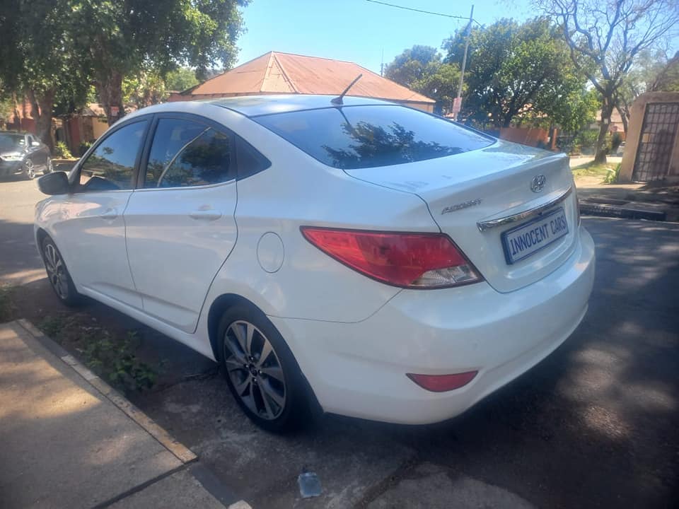 2017 HYUNDAI ACCENT SEDAN 1.6 GLS PETROL, MANUAL, WHITE COLOR, MILEAGE
