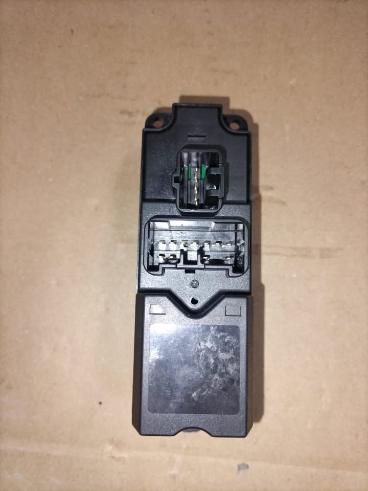 FORD RANGER T6 MAIN WINDOW SWITCH FOR SALE - Private Seller
