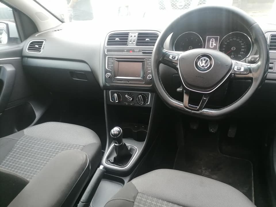2016 Volkswagen polo 1.2 TSI Sunroof