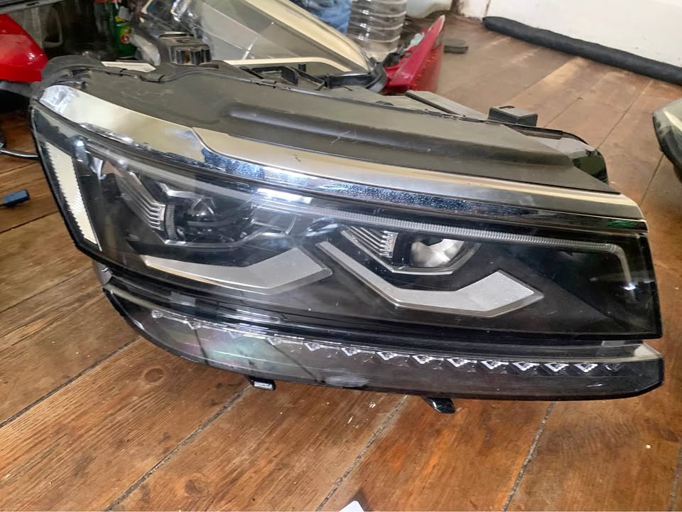 VW Tiguan headlights 2015-2018 VW Tiguan headlights 2015-2018
