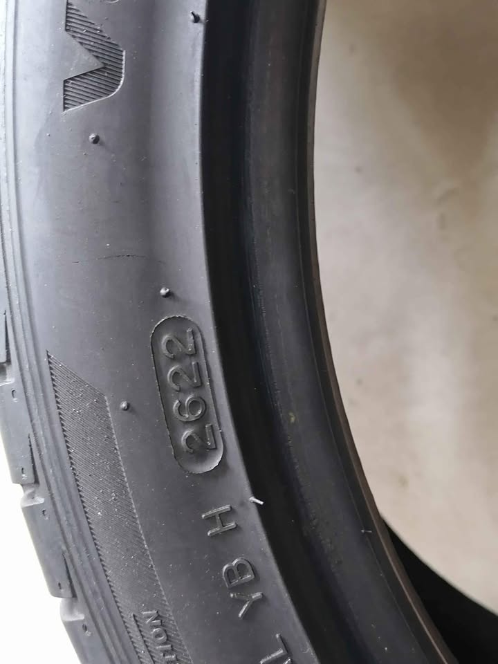 225 40 18 Hankook Venture V12 evo2 - Private Seller