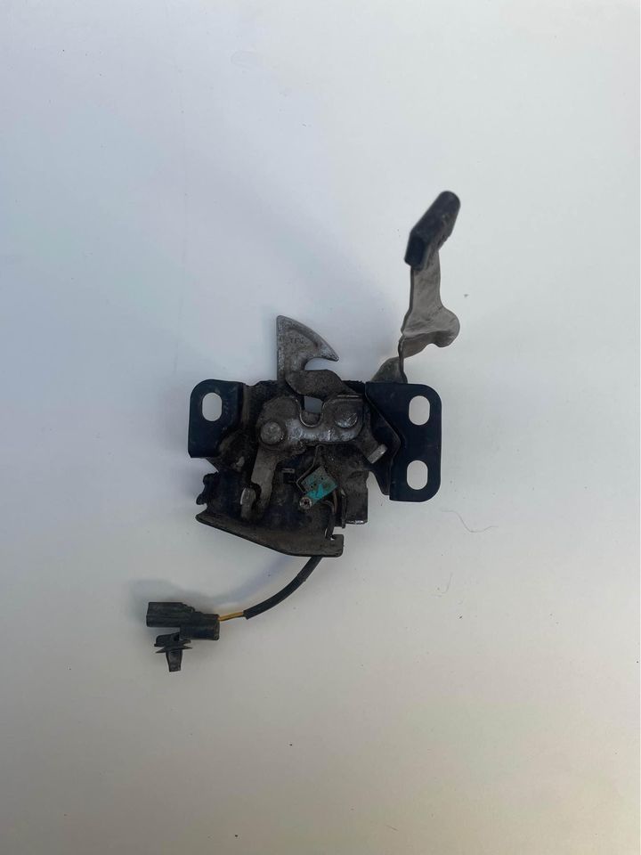 Honda Bonnet Latch-Lock Unit - Private Seller Honda Bonnet Latch-Lock Unit - Private Seller